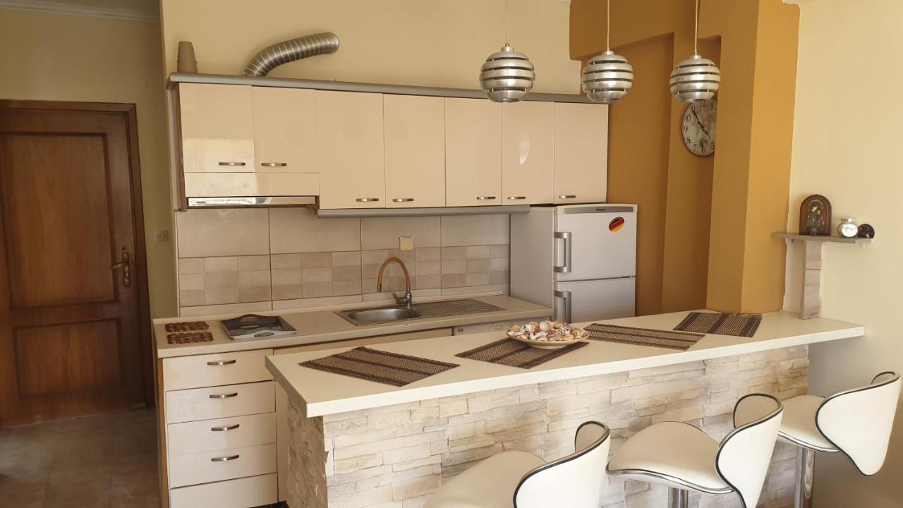 Gouris Appartements Nea Kallikrateia エクステリア 写真